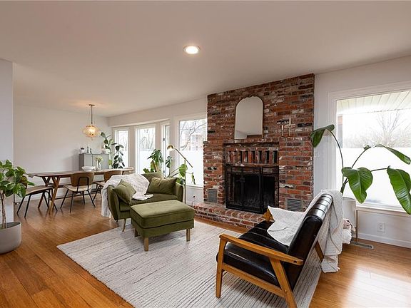 5th image of 1826 NW Woodland Rd