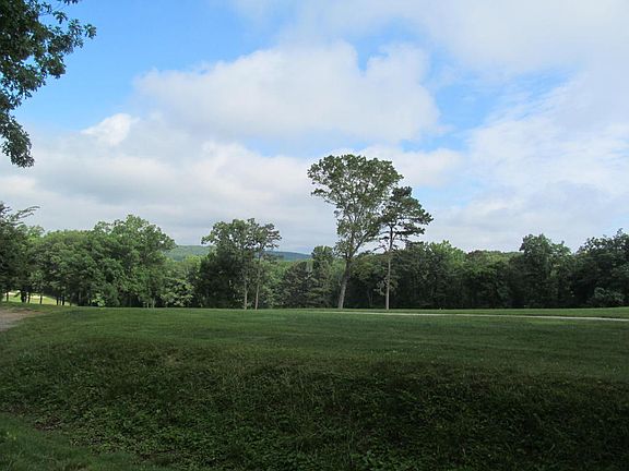 2nd image of 119 Golf Dr