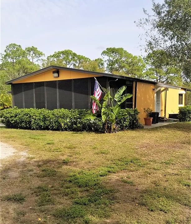 1st image of 8075 Hart Dr