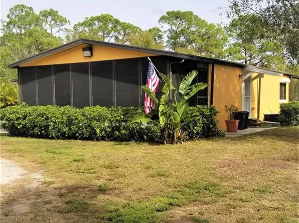 8075 Hart Dr, North Fort Myers, FL 33917