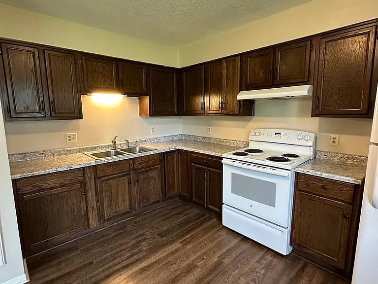 4178 4192 Street Rd #10 — Photo 3