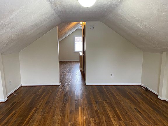 5th image of 106 Withey St SE