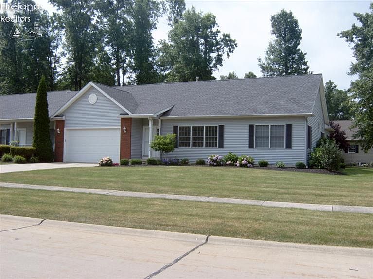 1st image of 4013 Hilltop Dr