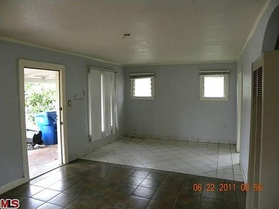 4th image of 1655 W 59th St