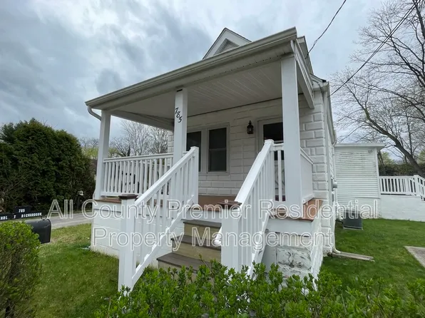 785 6th St, Roebling, NJ 08554