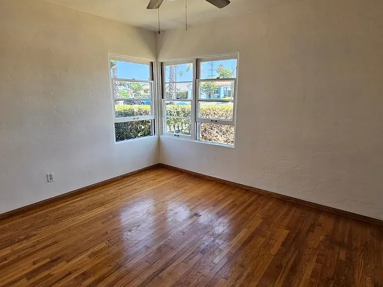 Unit Photo