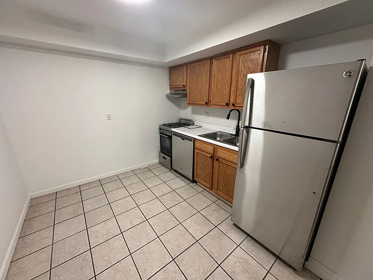 Chittenden Ave 34 UL — Photo 4