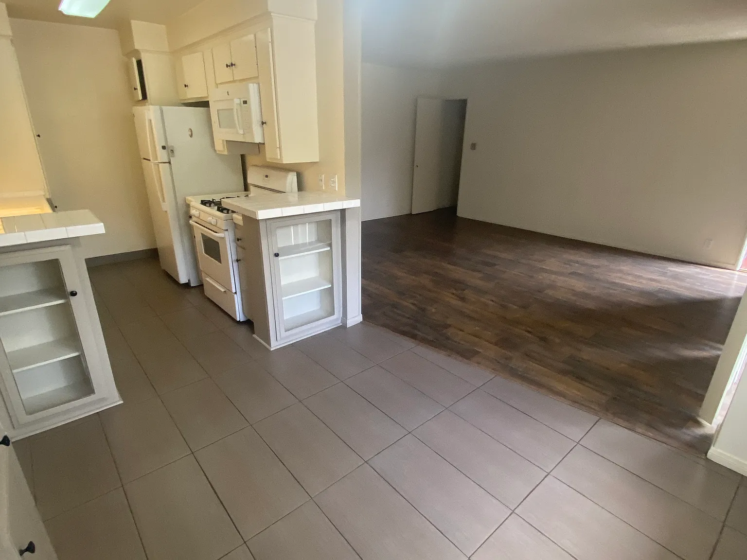 1 bed, 750 sqft, $2,100 — Photo 2