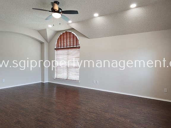 2nd image of 8513 Viridian Ln