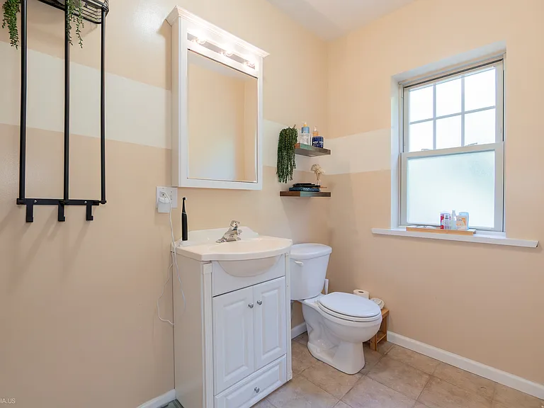 2035 W Fargo Ave #2 — Photo 11