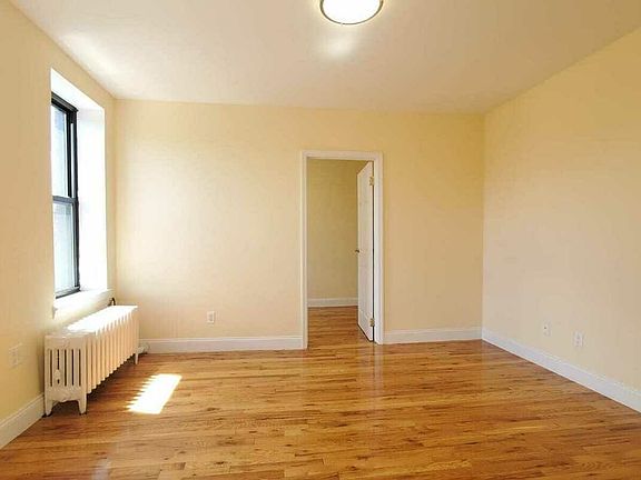 2nd image of 1642 Lexington Ave APT 19