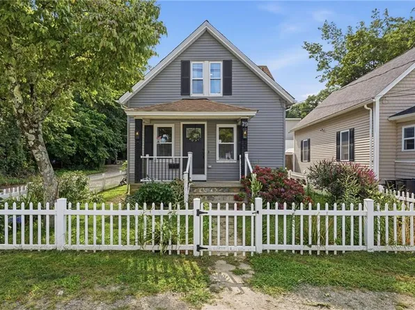 79 Winfield Rd, Johnston, RI 02919