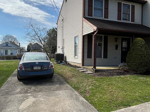 2nd image of 240 Henderson St #240
