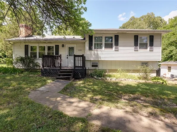 16104 E Cogan Ln, Independence, MO 64050