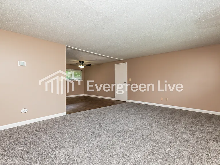 2211 Burnside Dr — Photo 3