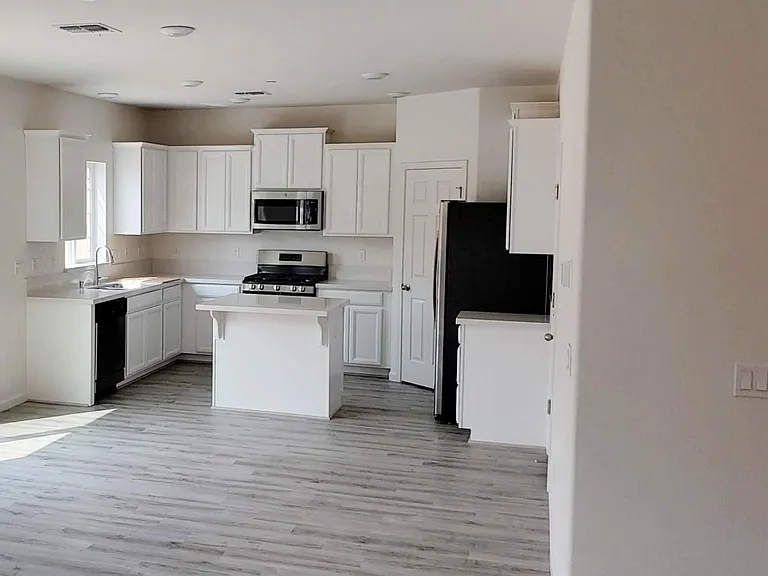 2230 Daylight Dr — Photo 12