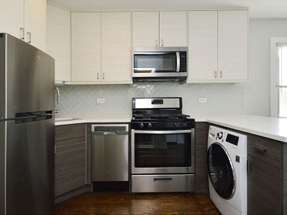 5th image of 5960 N Winthrop Ave #4