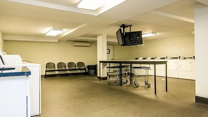 Rented by Nooklyn NYC LLC | media 21