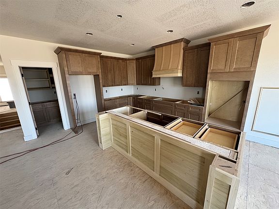 3rd image of 3805 Woodland Ct