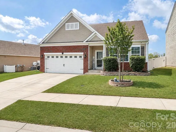 180 N Cromwell Dr, Mooresville, NC 28115
