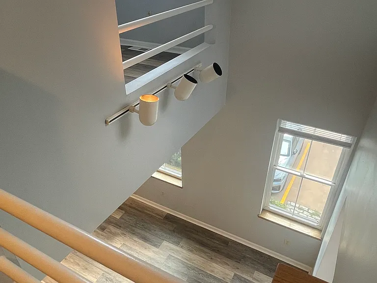 127 W 9th St #2 — Photo 7
