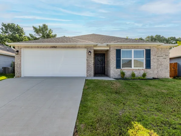 3707 S 1st Pl, Rogers, AR