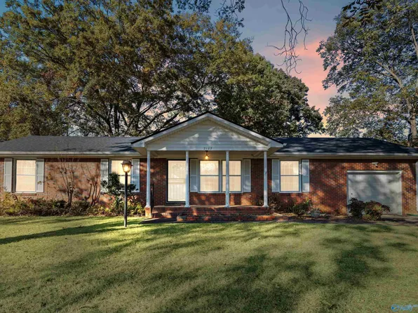 2102 Southpark Blvd SW, Huntsville, AL 35803