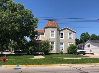 241 5th St, Aurora, IL 60505