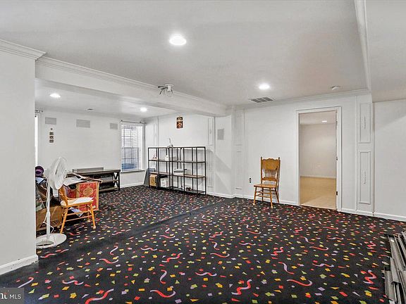 5th image of 301 Fontana Cir