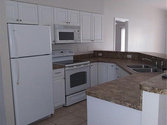 3rd image of 227 Trafalgar Way