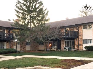 13A Kingery Quarter APT 201, Willowbrook, IL 60527