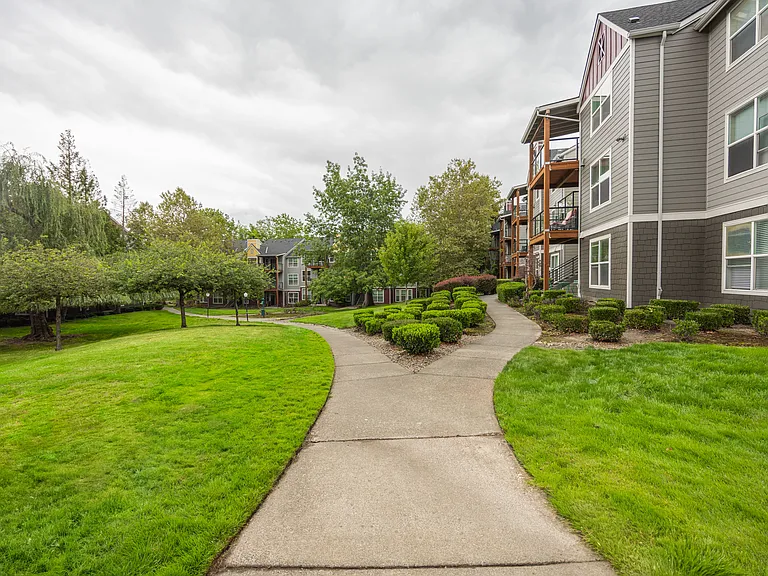 Commons at Verandas in Tanasbourne Apartments — Photo 23