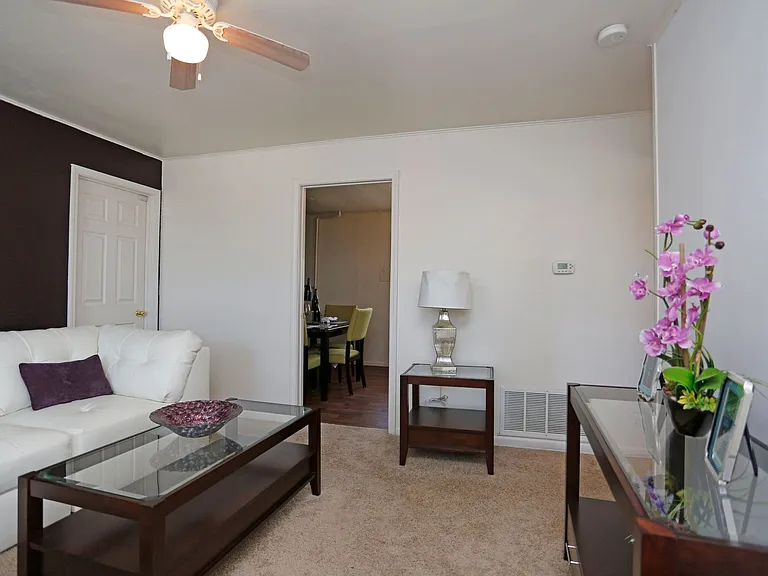 2301 Waverly Dr — Photo 32