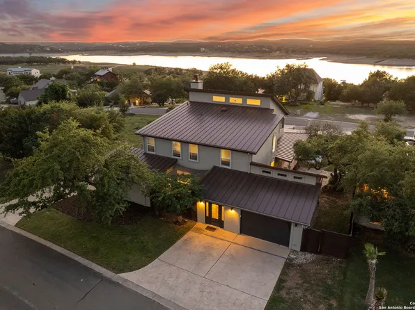 501 Lakeshore Circle, Point, TX 78645