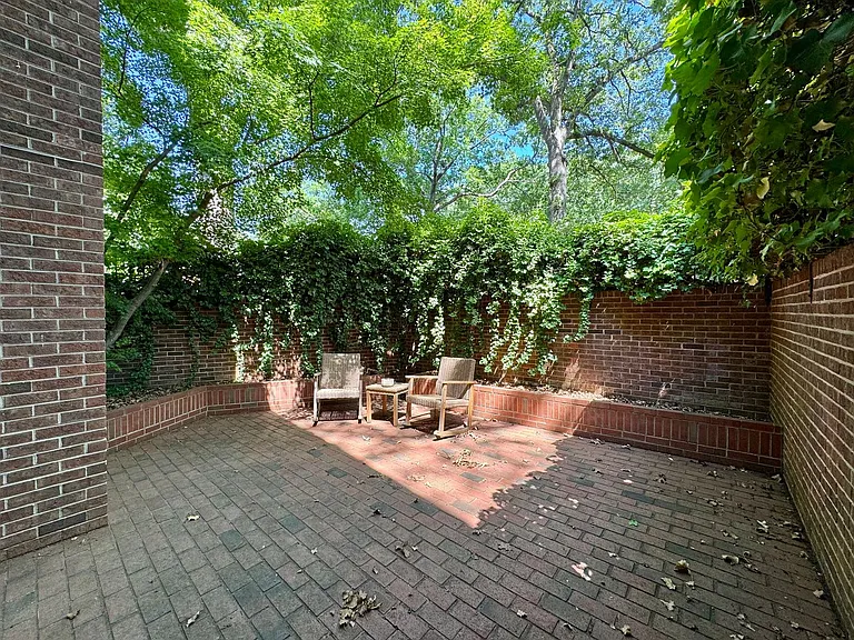 318 McCauley St — Photo 12