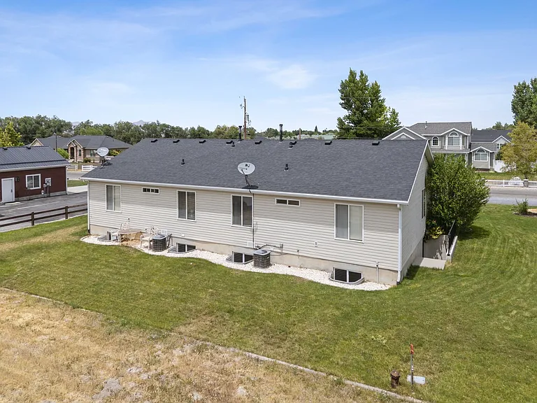 1884 Shepard Ln #1 — Photo 38