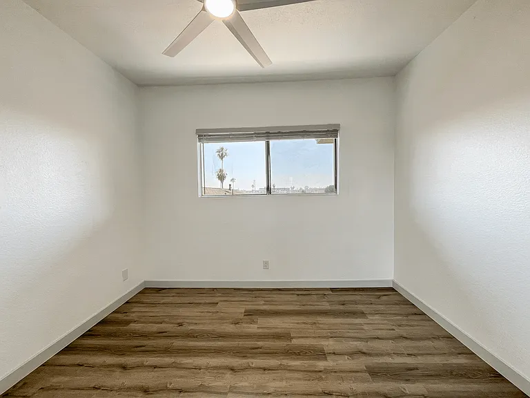 12020 Grevillea Ave — Photo 32