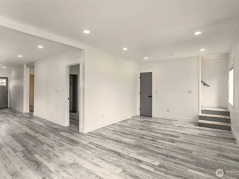9402 Portland Ave E — Photo 5