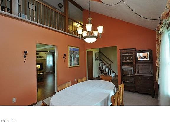 4th image of 8614 Oakridge Dr