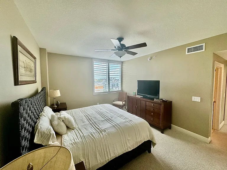 800 N Tamiami Trl #708 — Photo 10