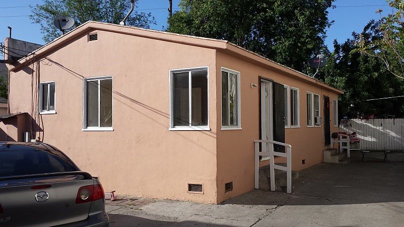 1st image of 531 E 31st St