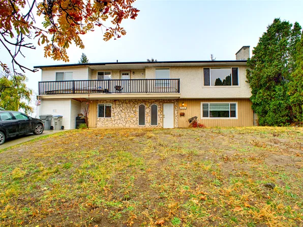 748 Gleneagles Dr, Kamloops, BC V2E 1J8