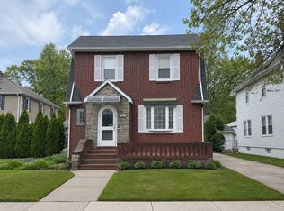 29 Holland Ave, Floral Park, NY 11001