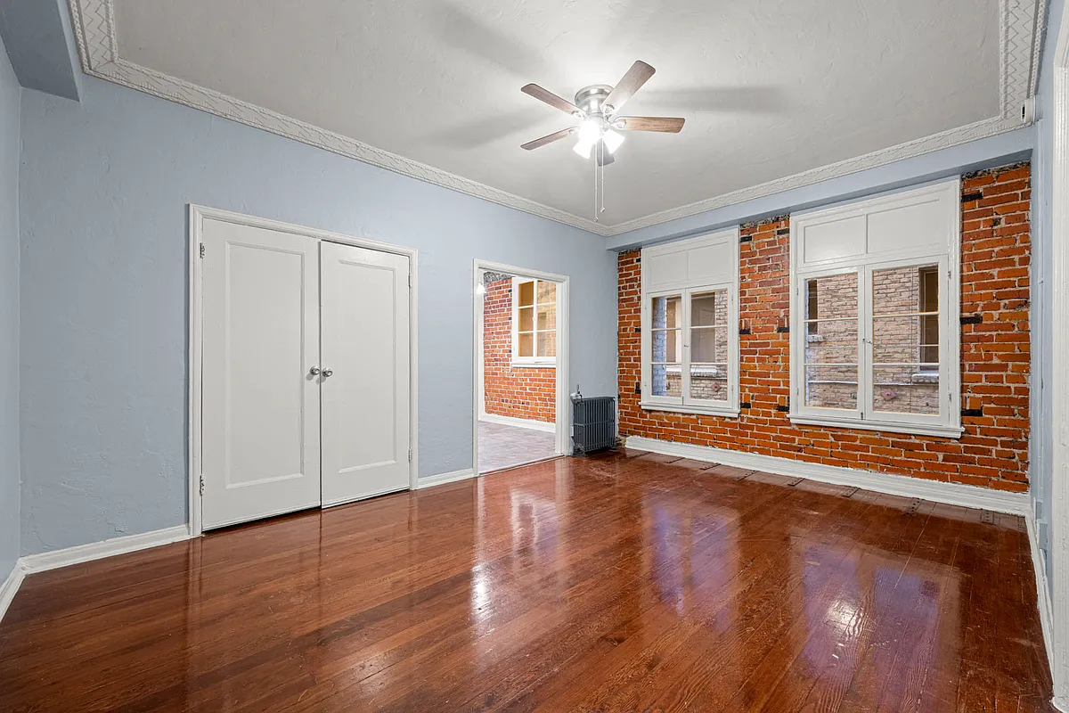 Building Photo - 745 S Normandie