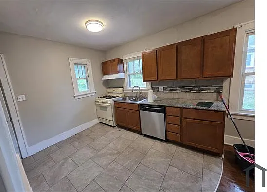 719 Tiffin Ave — Photo 6