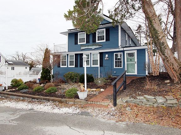 2nd image of 19 Maple St