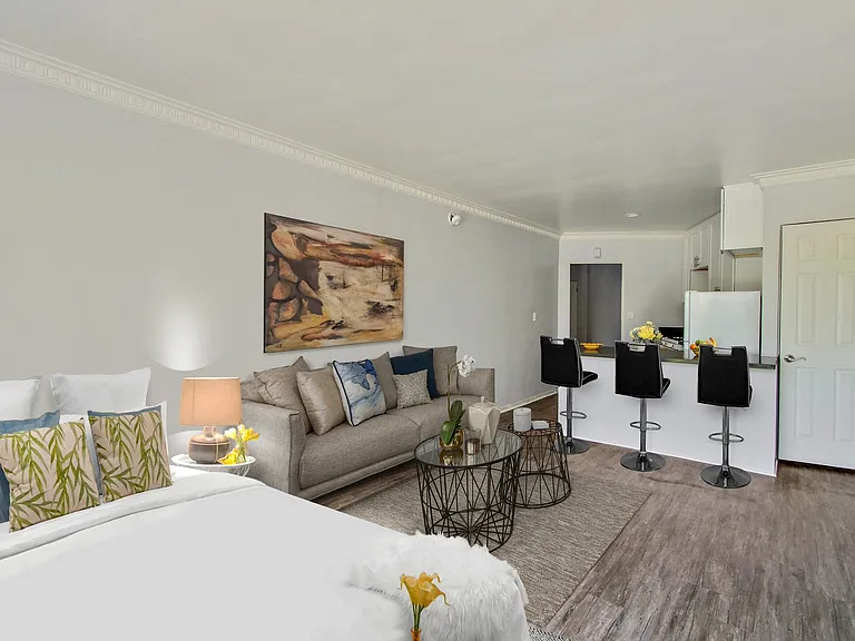 Levering Apartments — Photo 16