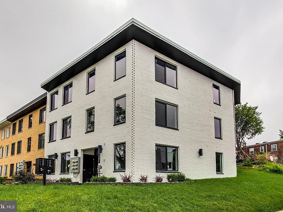 1st image of 1601 N Carolina Ave NE #1