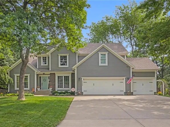 16225 High Dr, Stilwell, KS 66085
