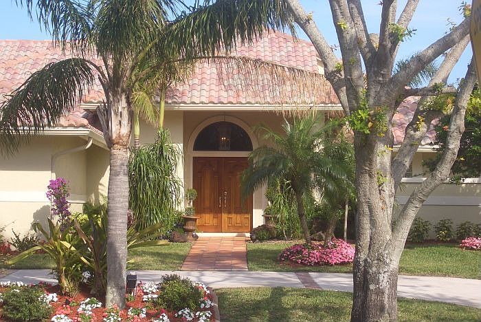 3975 s.f., 5 Bed, 4 Bath